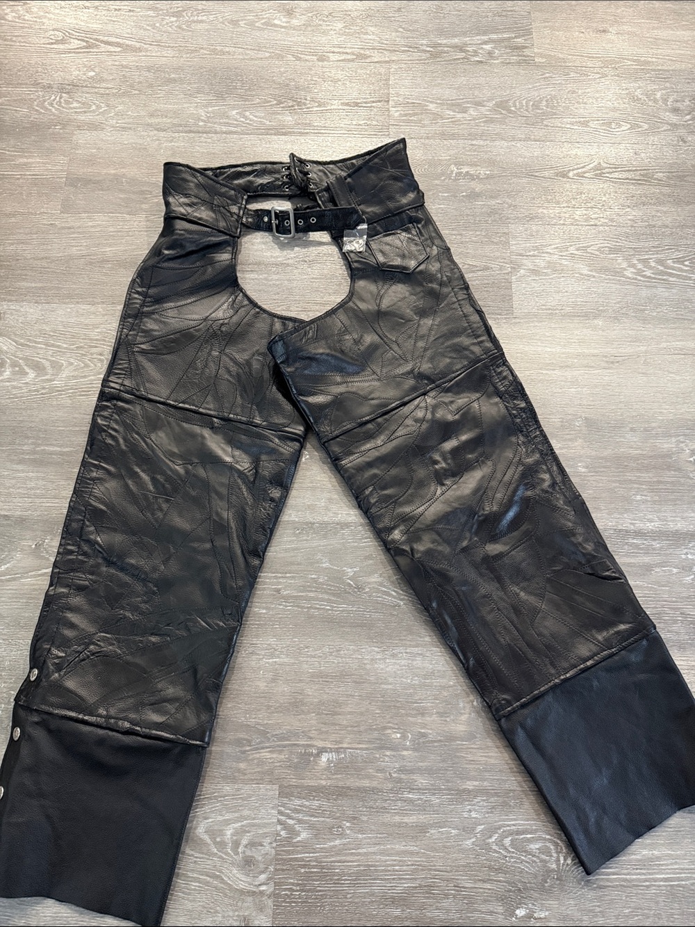 Diamond Plate Buffalo Leather Motorcycle Chaps, Size Extra Large.